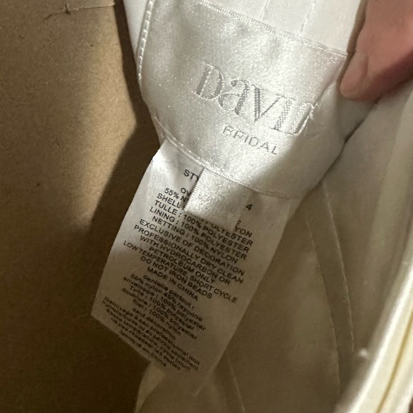 David’s bridal wedding dress never worn or altered size 12 - Picture 4 of 5